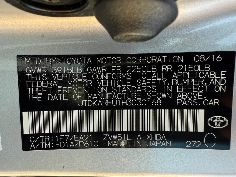 Toyota Prius Vehicle Image 25