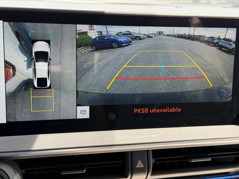 Toyota Prius Vehicle Image 13