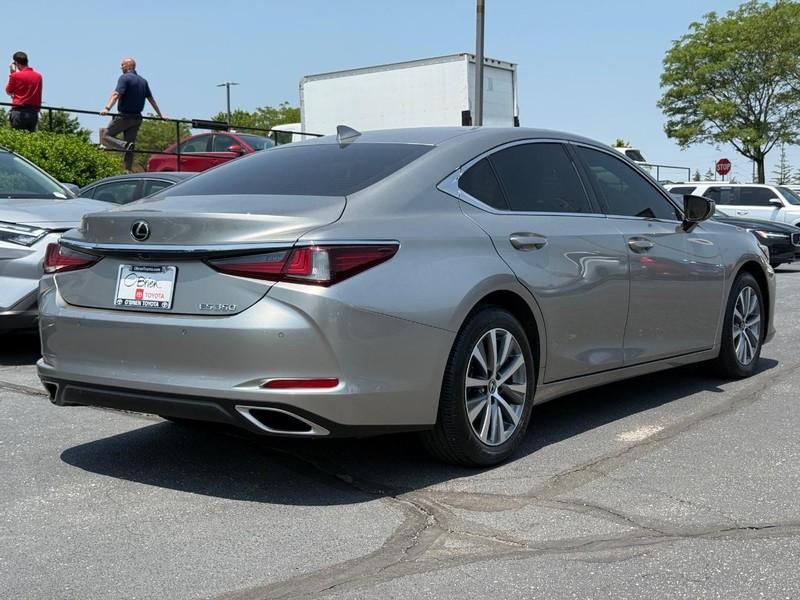 Lexus ES Vehicle Image 03