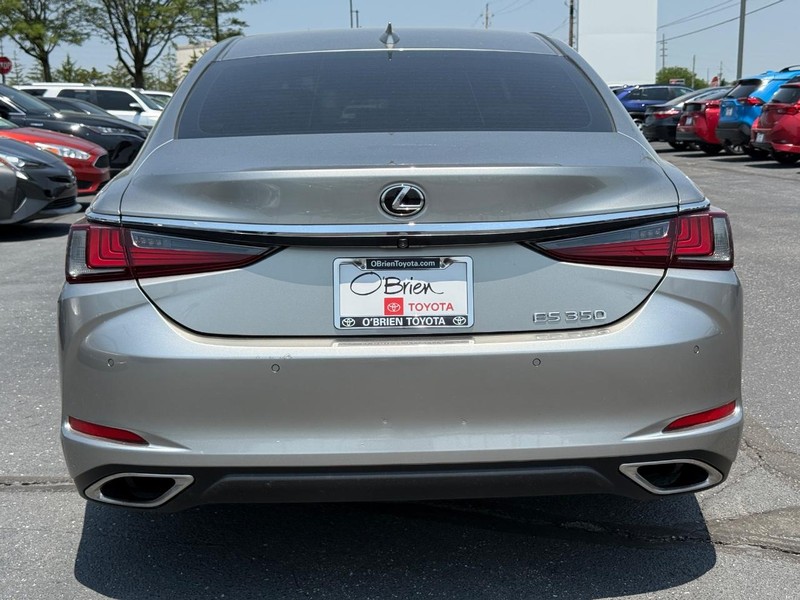 Lexus ES Vehicle Image 04