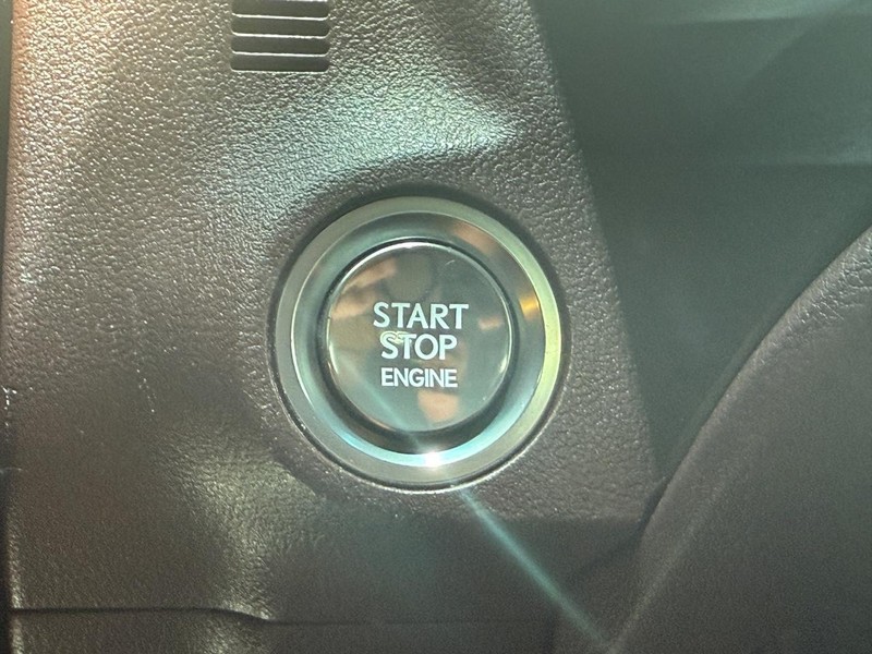 Lexus ES Vehicle Image 16