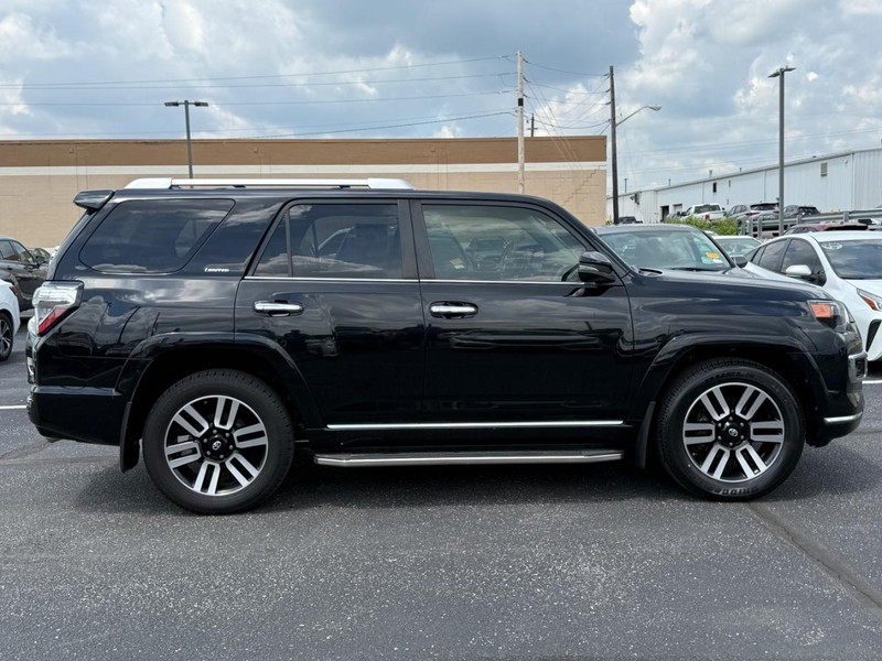 Toyota 4Runner Vehicle Image 02