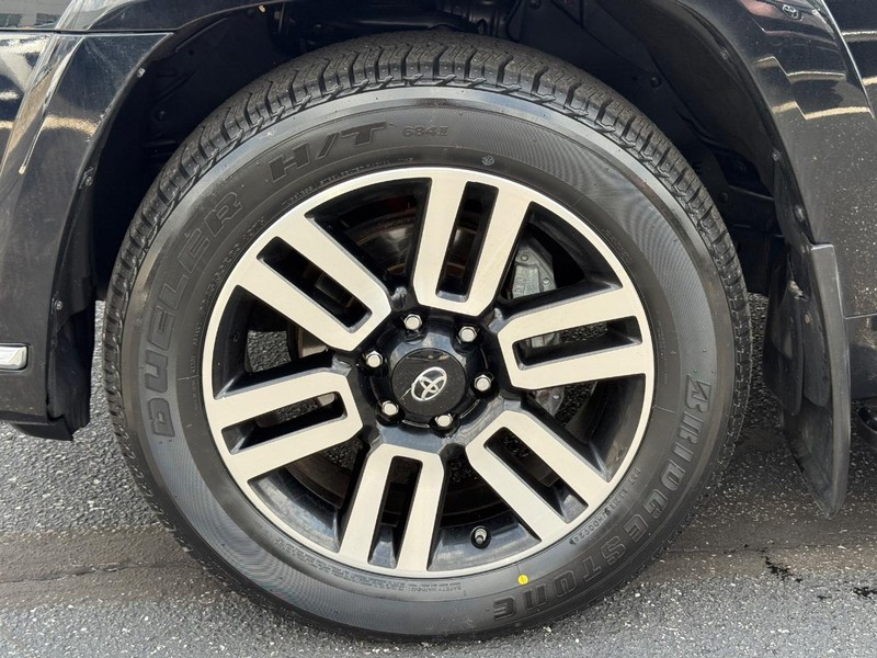 Toyota 4Runner Vehicle Image 08