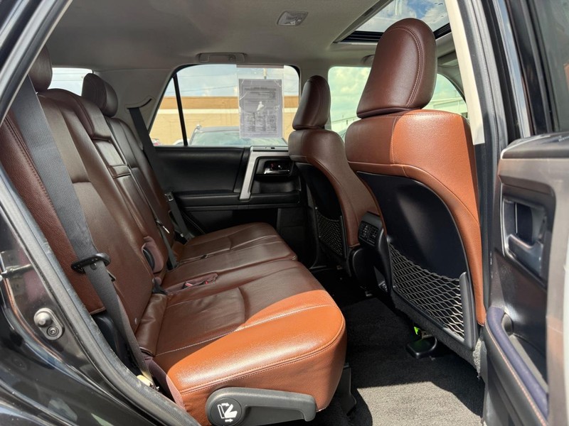 Toyota 4Runner Vehicle Image 11