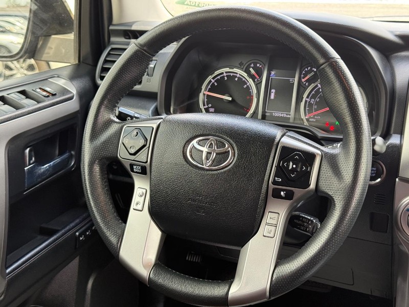 Toyota 4Runner Vehicle Image 14