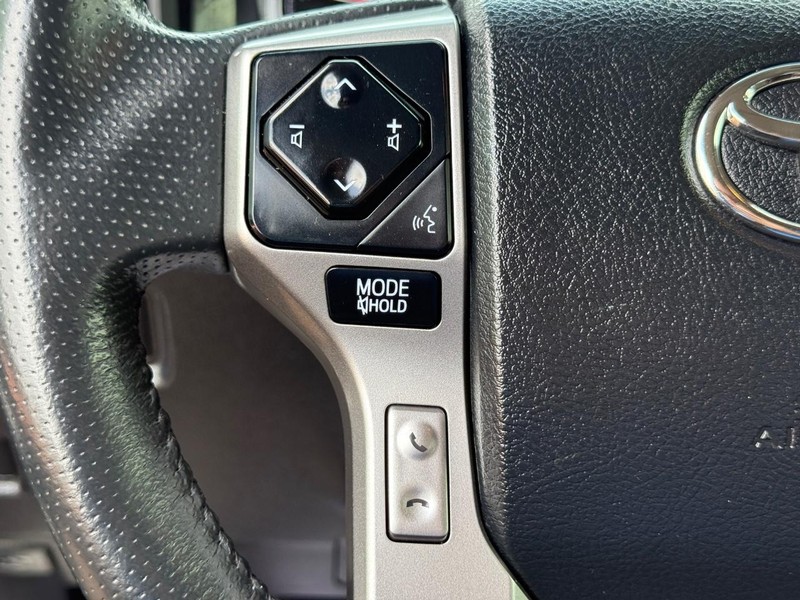Toyota 4Runner Vehicle Image 15