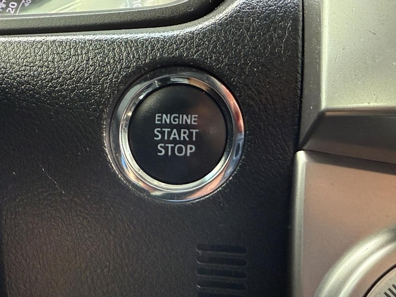 Toyota 4Runner Vehicle Image 17