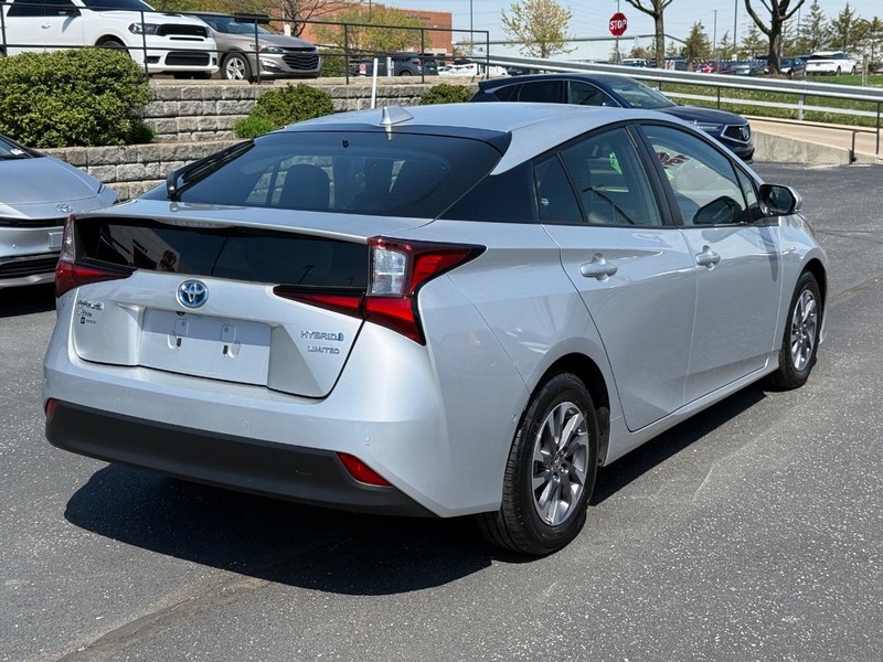 Toyota Prius Vehicle Image 03
