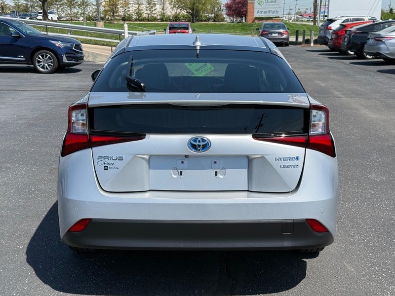 Toyota Prius Vehicle Image 04