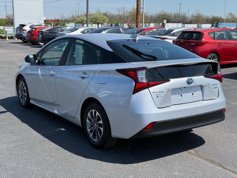 Toyota Prius Vehicle Image 05