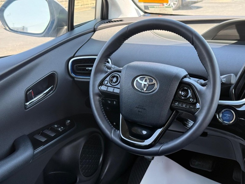 Toyota Prius Vehicle Image 13