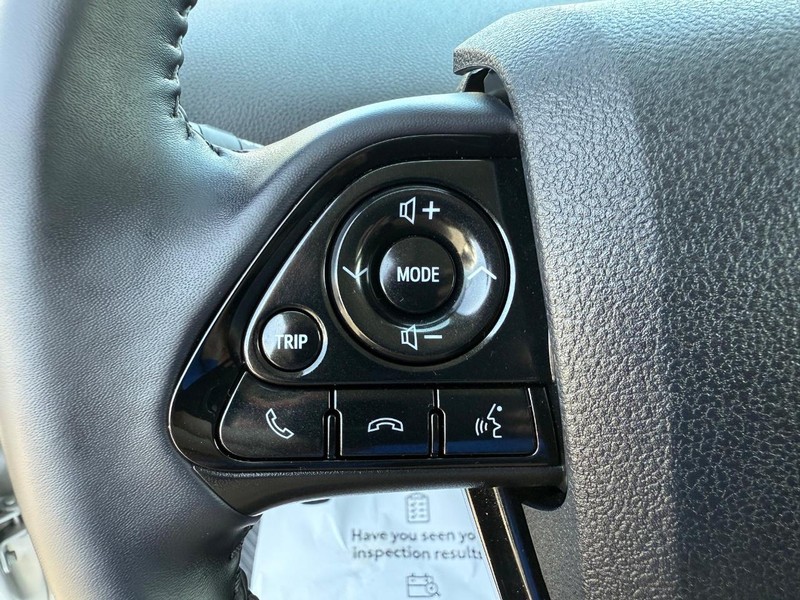 Toyota Prius Vehicle Image 14