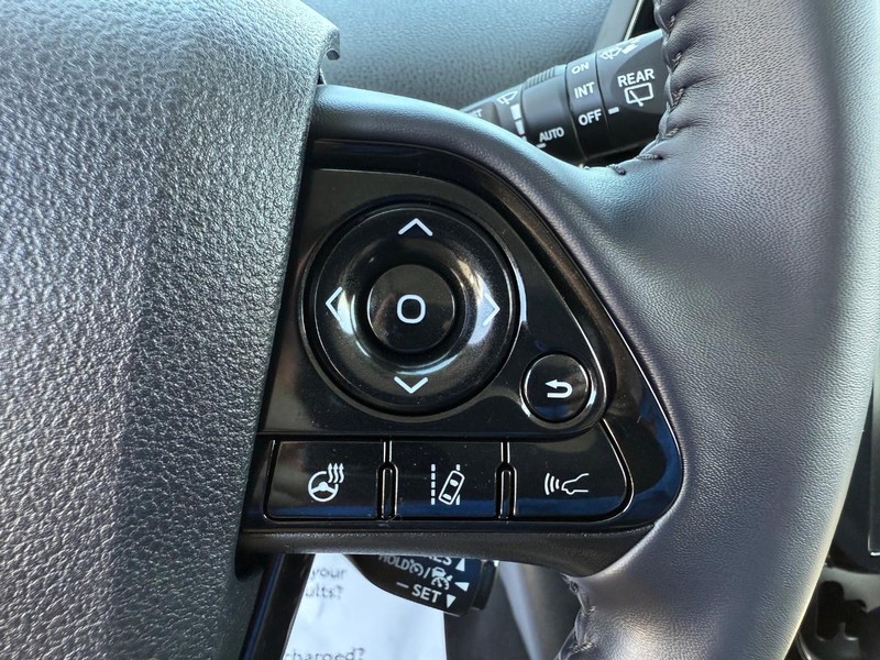 Toyota Prius Vehicle Image 15