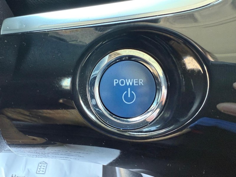 Toyota Prius Vehicle Image 16