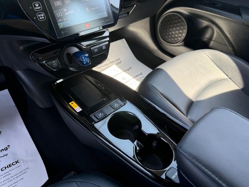 Toyota Prius Vehicle Image 20