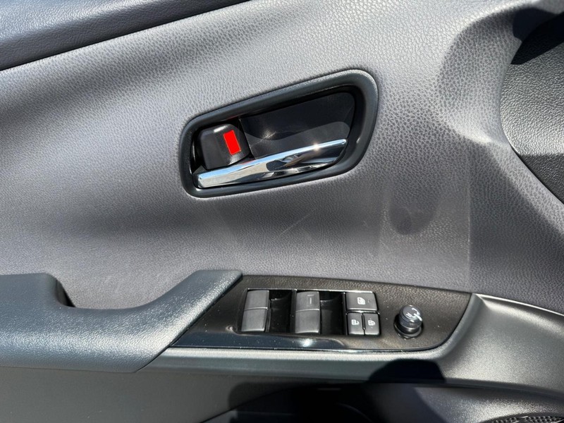 Toyota Prius Vehicle Image 23