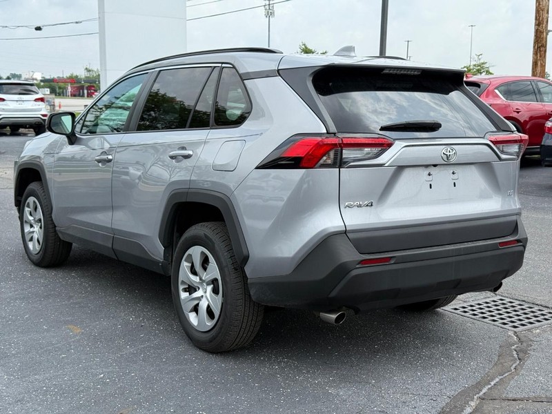 Toyota RAV4 Vehicle Image 05