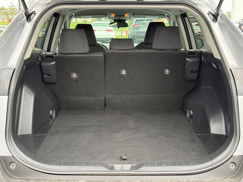 Toyota RAV4 Vehicle Image 06