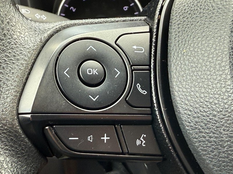 Toyota RAV4 Vehicle Image 13