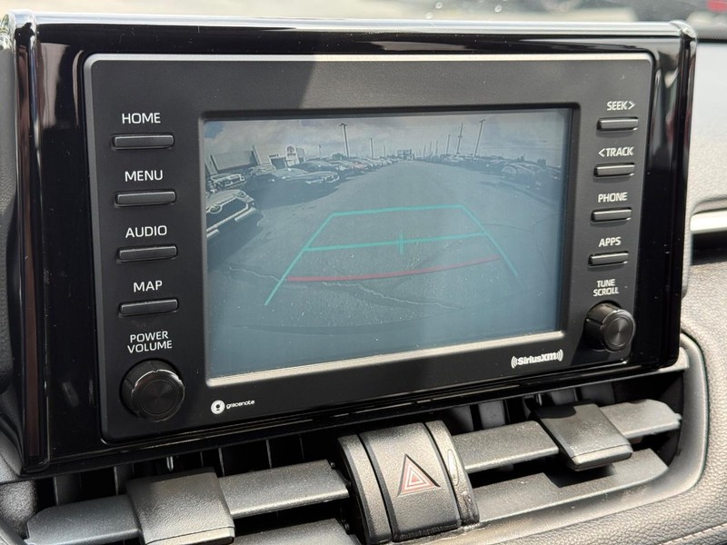 Toyota RAV4 Vehicle Image 16