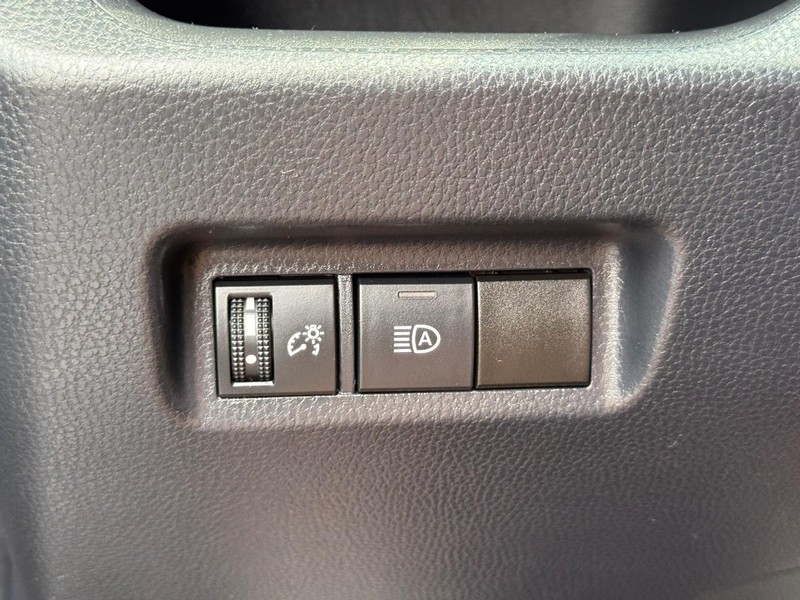 Toyota RAV4 Vehicle Image 21