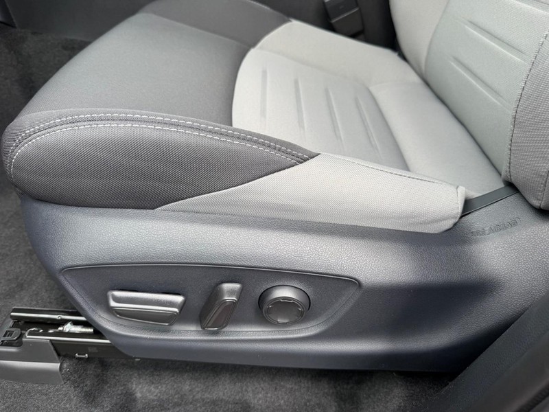 Toyota Tacoma 4WD Hybrid Vehicle Image 19