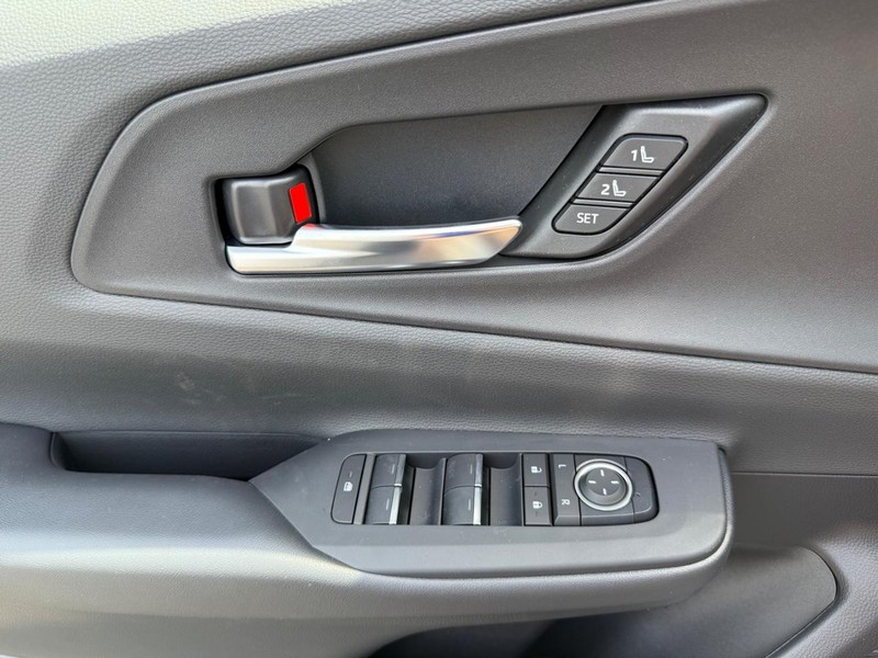 Toyota Prius Plug-In Hybrid Vehicle Image 18