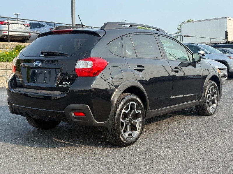 Subaru XV Crosstrek Vehicle Image 03