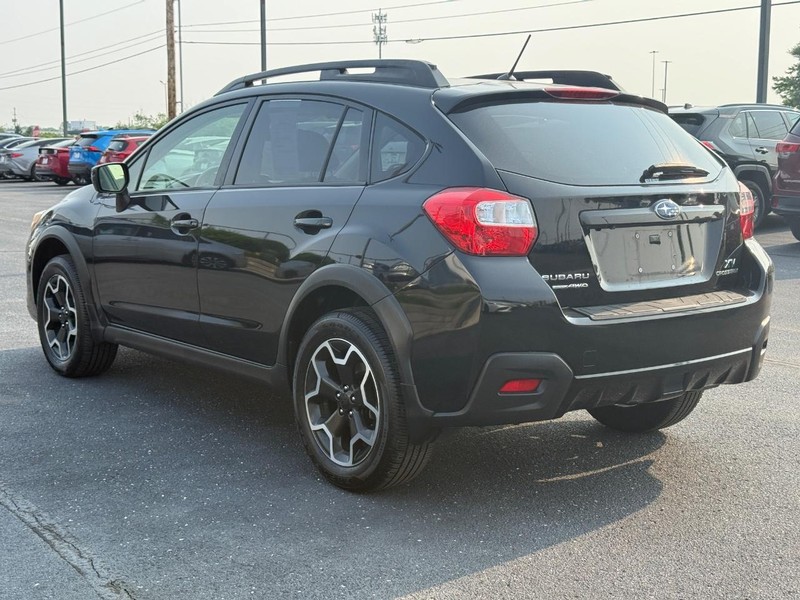 Subaru XV Crosstrek Vehicle Image 05