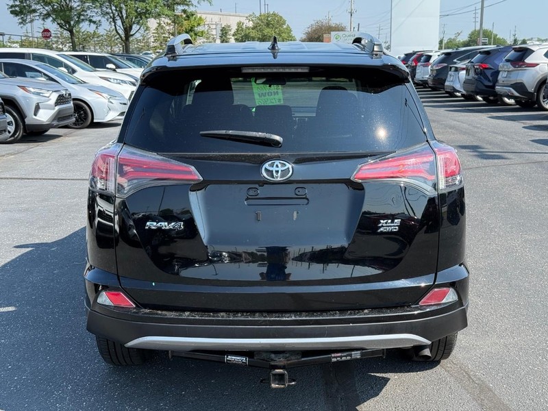 Toyota RAV4 Vehicle Image 04