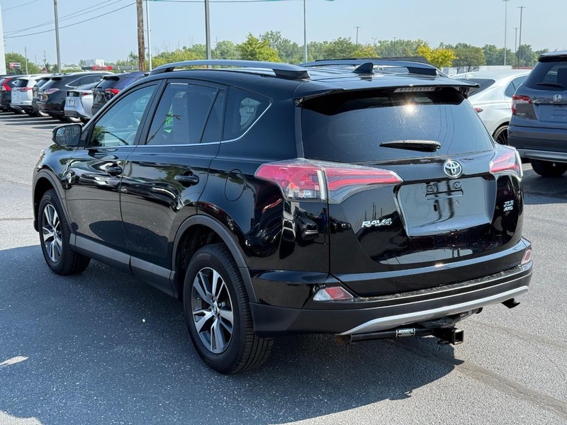 Toyota RAV4 Vehicle Image 05