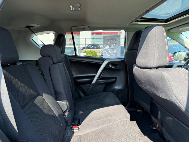 Toyota RAV4 Vehicle Image 10