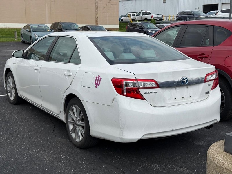 Toyota Camry Hybrid Vehicle Image 03