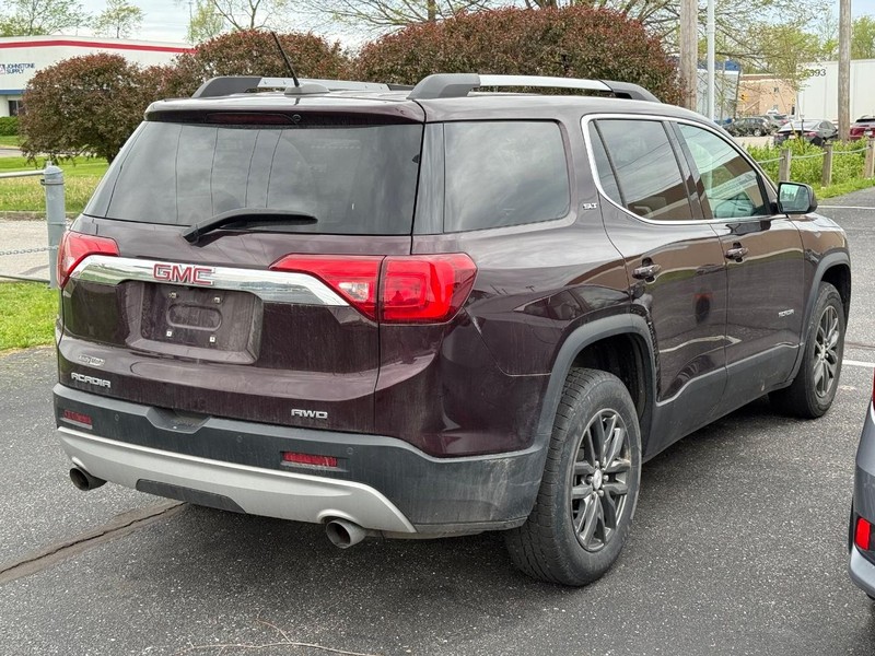 GMC Acadia Vehicle Image 04
