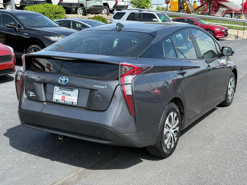 Toyota Prius Vehicle Image 03