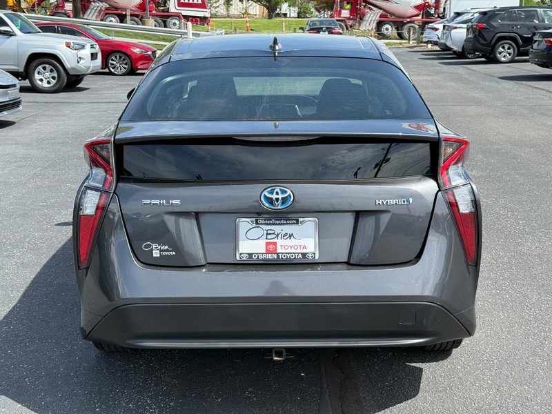 Toyota Prius Vehicle Image 04