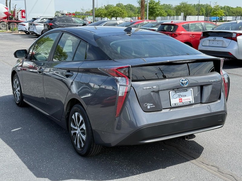 Toyota Prius Vehicle Image 05