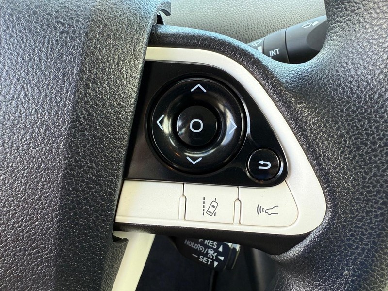 Toyota Prius Vehicle Image 14