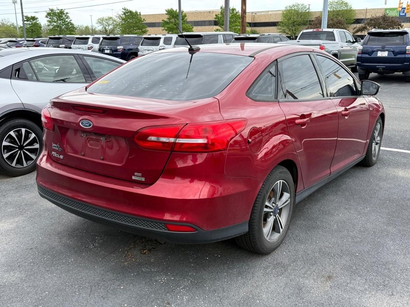 Ford Focus Vehicle Image 04