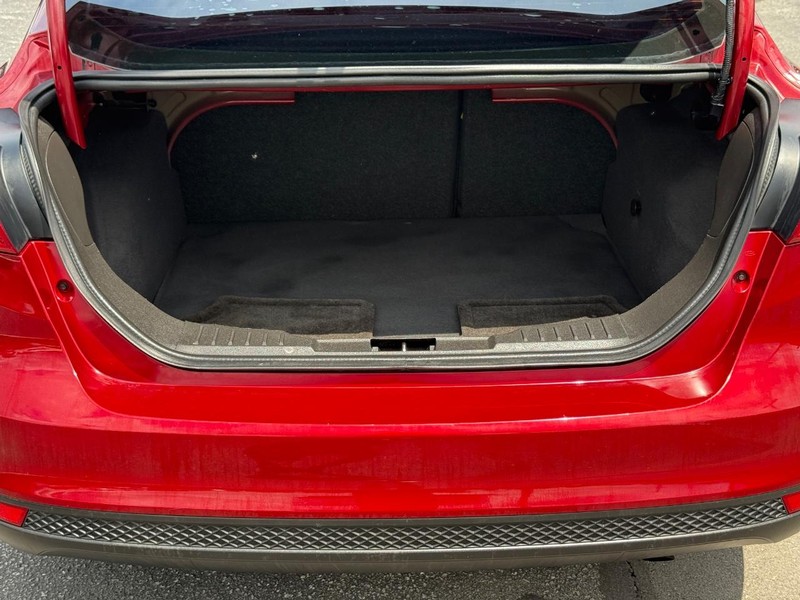 Ford Focus Vehicle Image 06