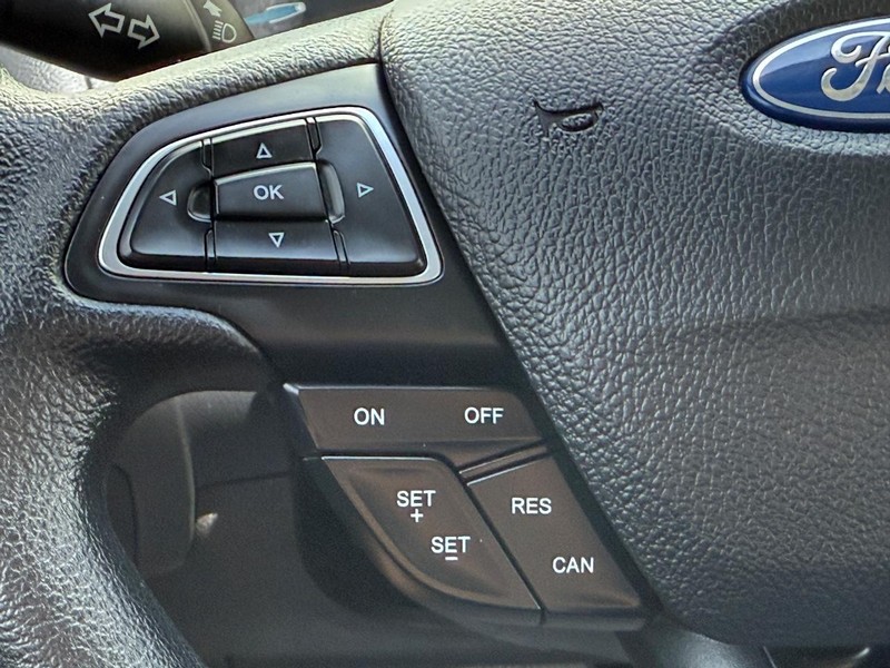 Ford Focus Vehicle Image 13