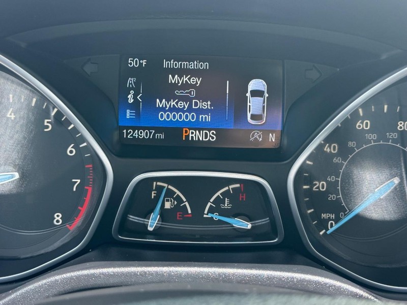 Ford Focus Vehicle Image 20