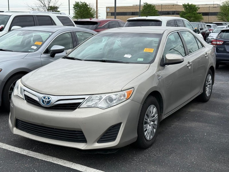 Toyota Camry Hybrid Vehicle Image 02