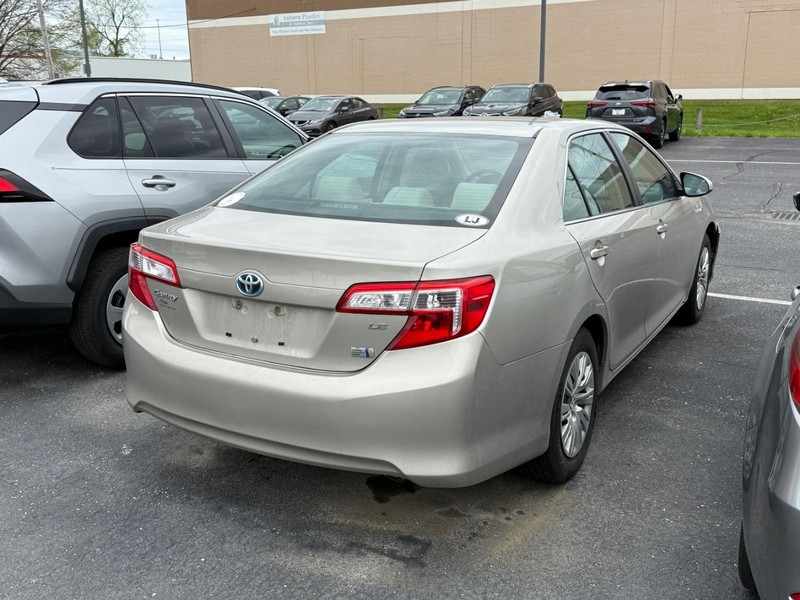 Toyota Camry Hybrid Vehicle Image 04