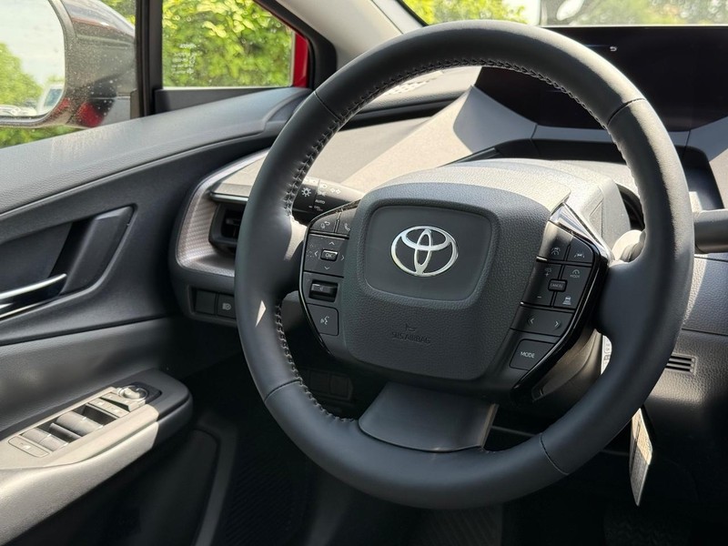 Toyota Prius Vehicle Image 07
