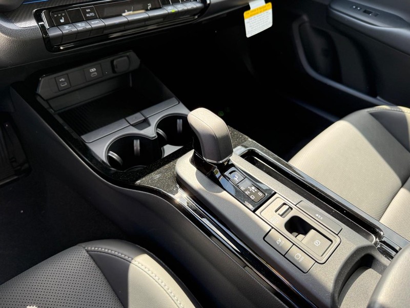 Toyota Prius Vehicle Image 15