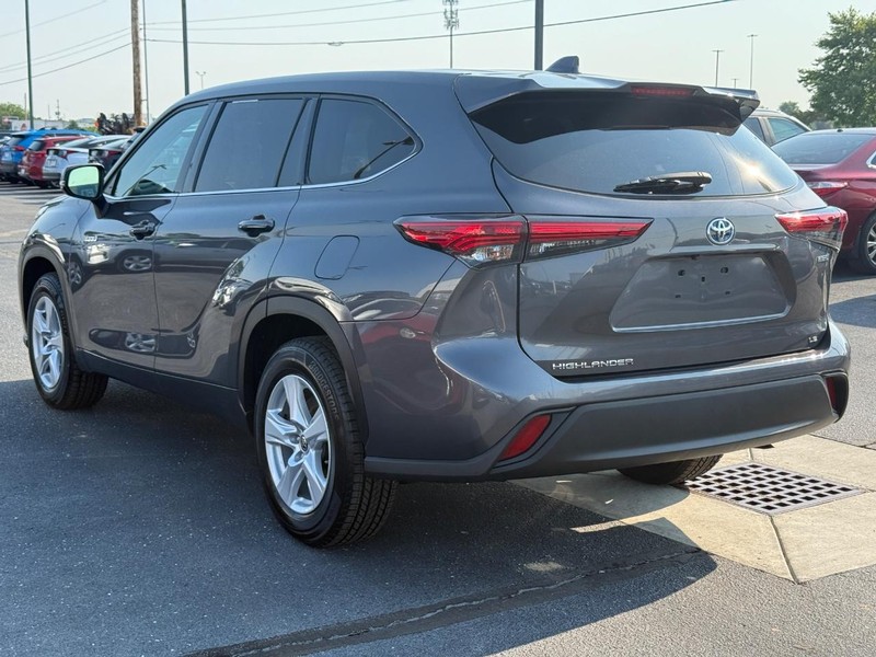 Toyota Highlander Hybrid Vehicle Image 05