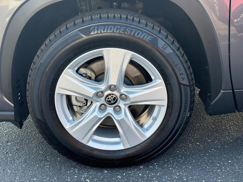 Toyota Highlander Hybrid Vehicle Image 07
