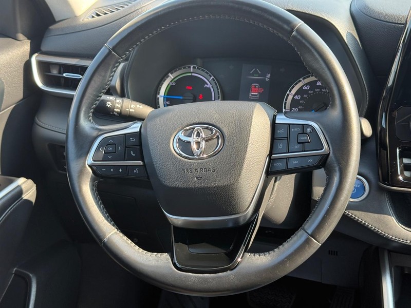 Toyota Highlander Hybrid Vehicle Image 14