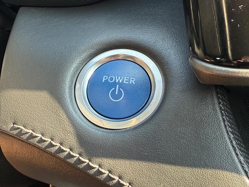 Toyota Highlander Hybrid Vehicle Image 17